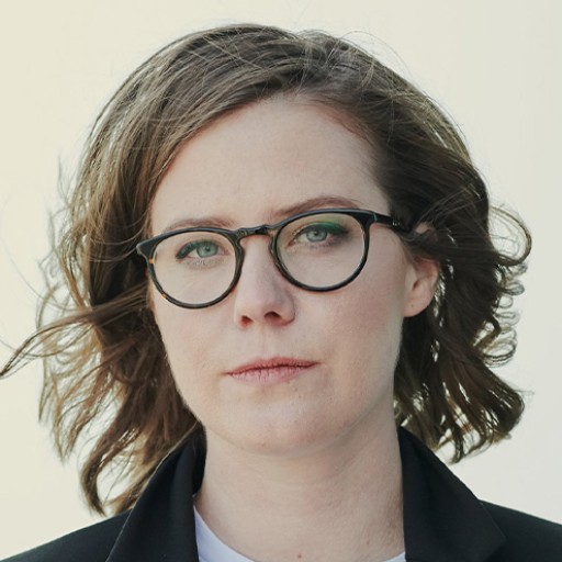  Erin Lee Carr