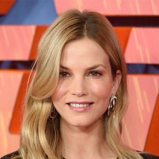 Sylvia Hoeks