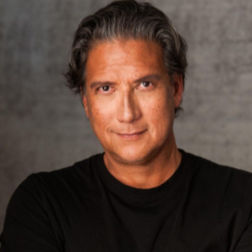  Robert Enriquez
