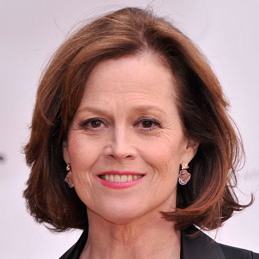  Sigourney Weaver