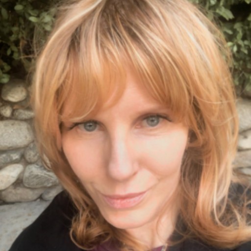 Claudia Lonow